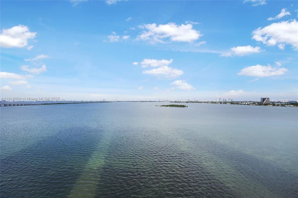 700 NE 24 1101, Miami, FL 33137