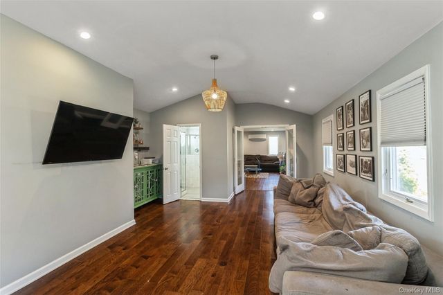 22 Hawthorne Street, Mount Sinai, NY 11766