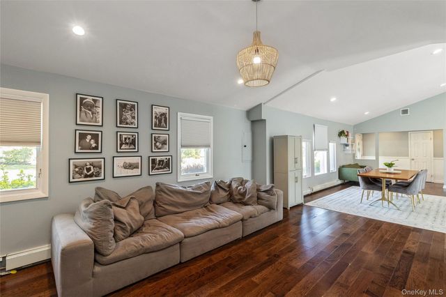 22 Hawthorne Street, Mount Sinai, NY 11766