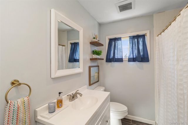 22 Hawthorne Street, Mount Sinai, NY 11766