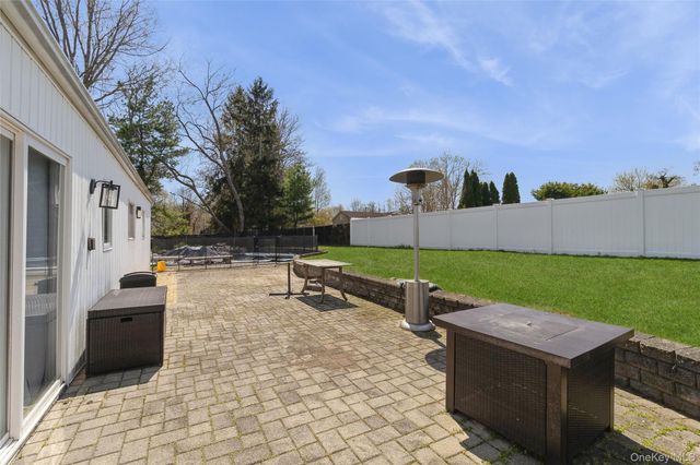 22 Hawthorne Street, Mount Sinai, NY 11766