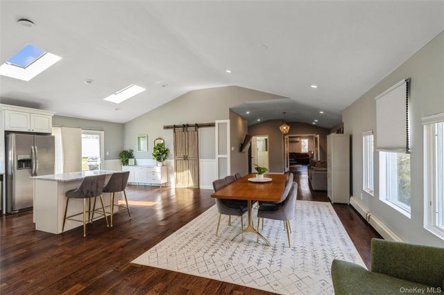 22 Hawthorne Street, Mount Sinai, NY 11766