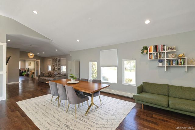 22 Hawthorne Street, Mount Sinai, NY 11766