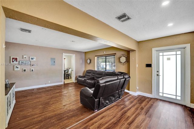 2462 Washington St, Hollywood, FL 33020