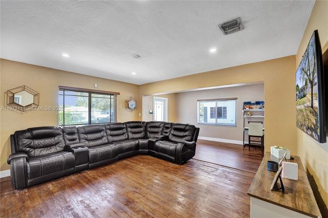 2462 Washington St, Hollywood, FL 33020