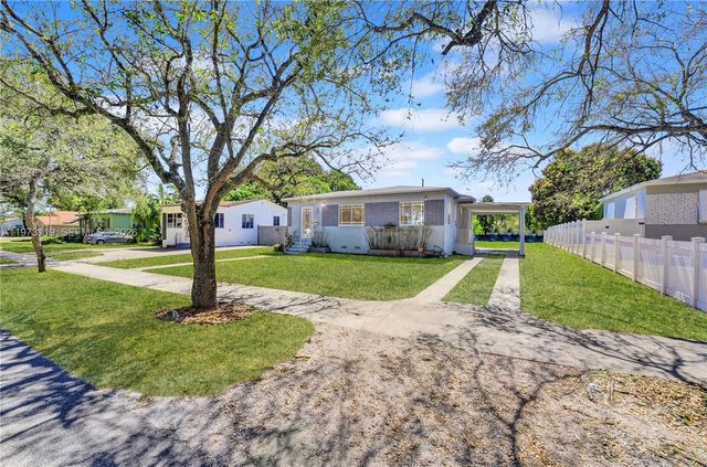 2462 Washington St, Hollywood, FL 33020