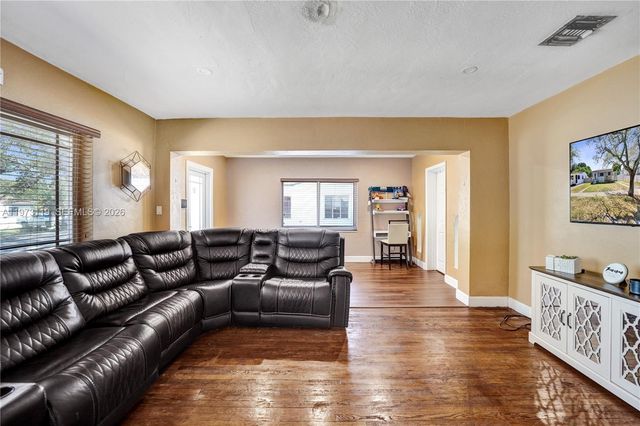 2462 Washington St, Hollywood, FL 33020