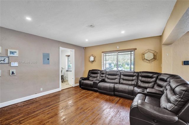 2462 Washington St, Hollywood, FL 33020