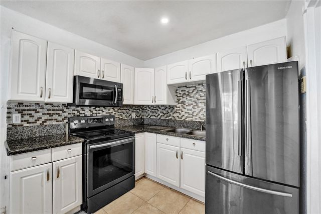 2462 Washington St, Hollywood, FL 33020