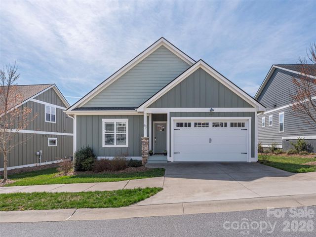 63 Leyland Circle, Hendersonville, NC 28792