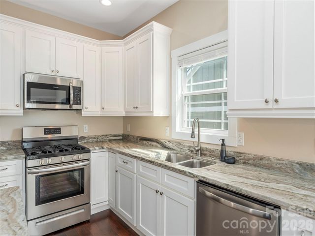 63 Leyland Circle, Hendersonville, NC 28792