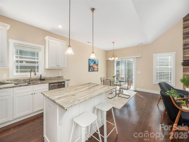 63 Leyland Circle, Hendersonville, NC 28792