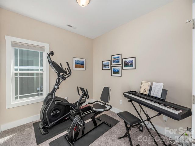 63 Leyland Circle, Hendersonville, NC 28792