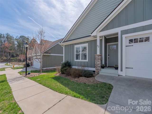 63 Leyland Circle, Hendersonville, NC 28792