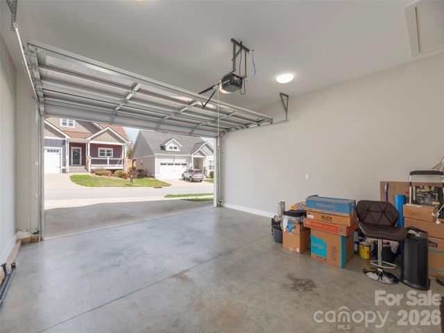 63 Leyland Circle, Hendersonville, NC 28792