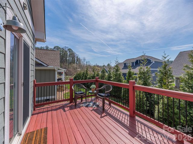 63 Leyland Circle, Hendersonville, NC 28792