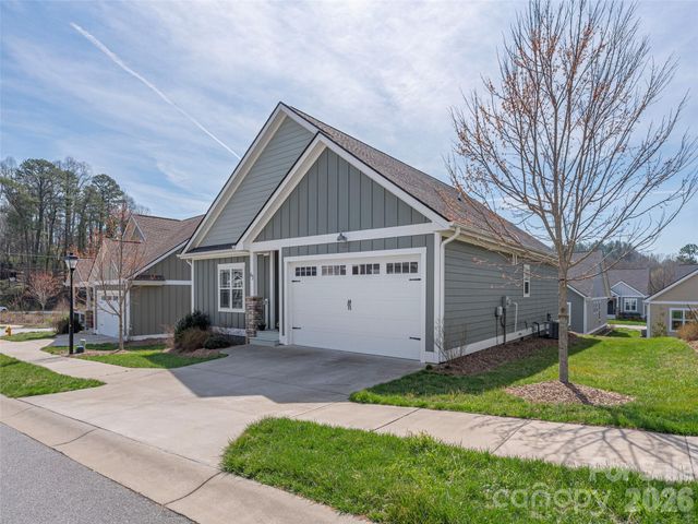 63 Leyland Circle, Hendersonville, NC 28792