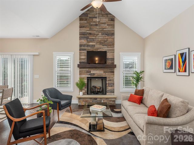 63 Leyland Circle, Hendersonville, NC 28792