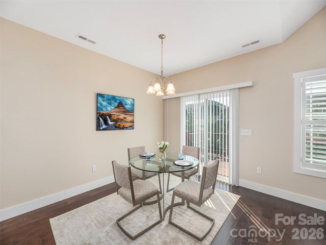 63 Leyland Circle, Hendersonville, NC 28792