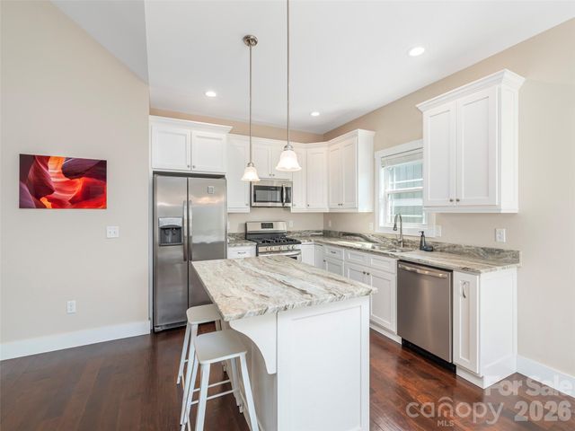 63 Leyland Circle, Hendersonville, NC 28792