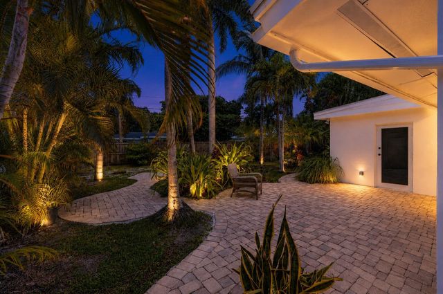 9971 Dogwood Avenue, Palm Beach Gardens, FL 33410