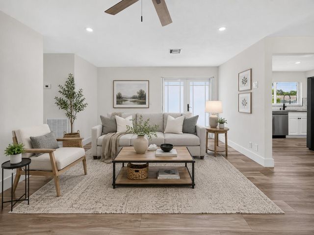 9971 Dogwood Avenue, Palm Beach Gardens, FL 33410