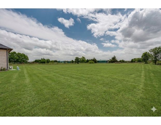 3712 County Road 1102, Celeste, TX 75423
