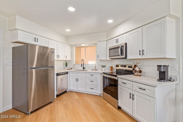 4365 W ORANGEWOOD Avenue, Glendale, AZ 85301