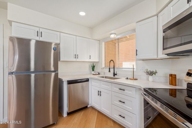4365 W ORANGEWOOD Avenue, Glendale, AZ 85301