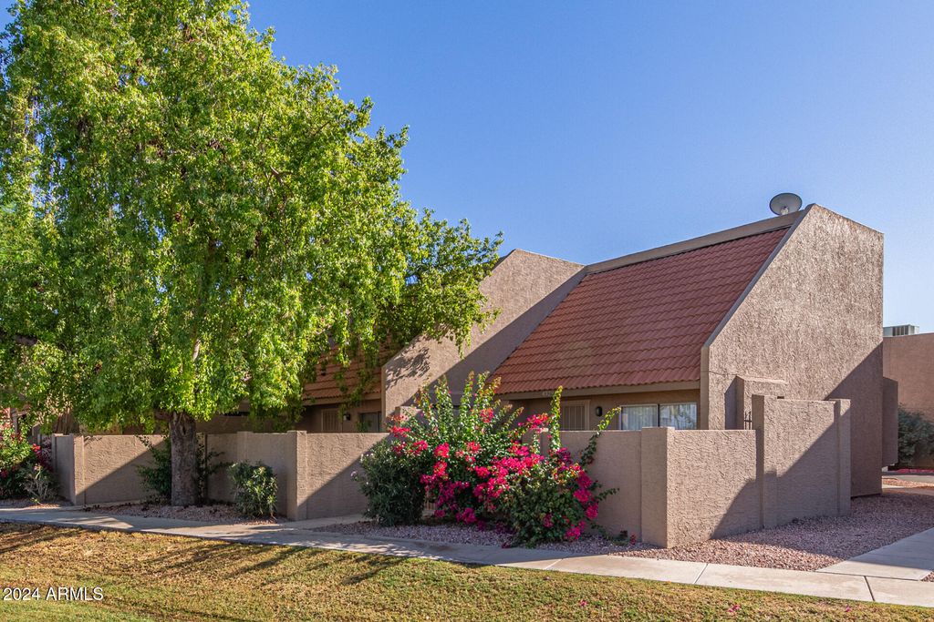 4365 W ORANGEWOOD Avenue, Glendale, AZ 85301