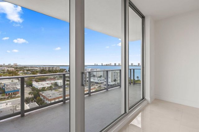 220 Lake Shore Drive 1125, Lake Park, FL 33403