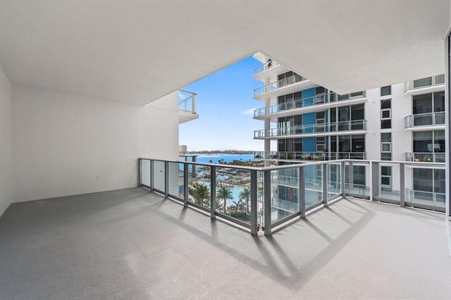 220 Lake Shore Drive 1125, Lake Park, FL 33403