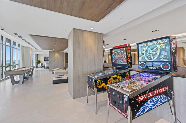 220 Lake Shore Drive 1125, Lake Park, FL 33403