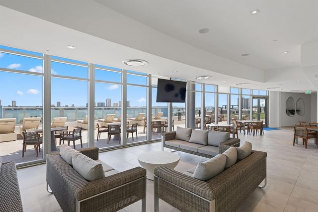 220 Lake Shore Drive 1125, Lake Park, FL 33403