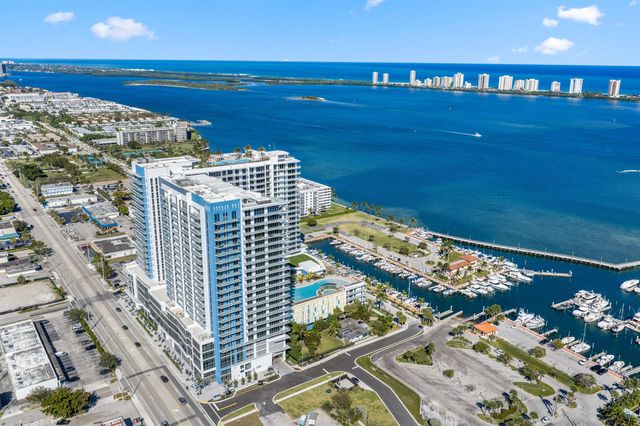 220 Lake Shore Drive 1125, Lake Park, FL 33403