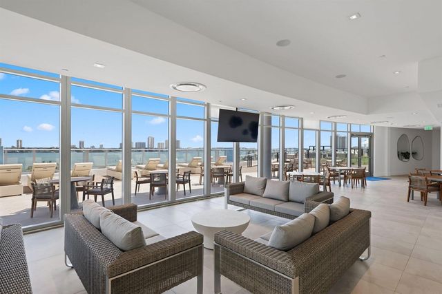 220 Lake Shore Drive 1125, Lake Park, FL 33403