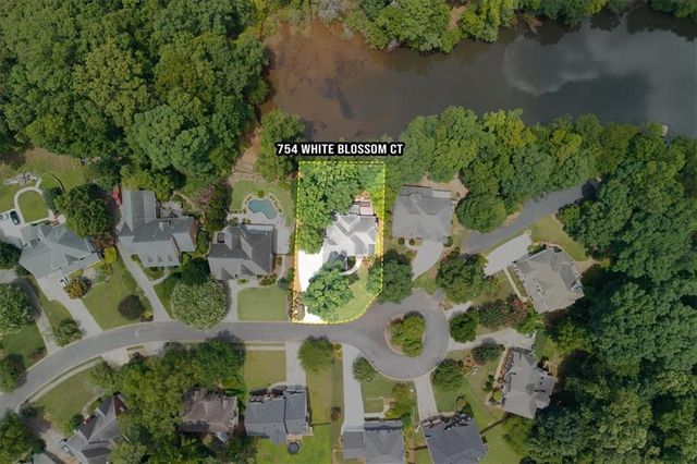 754 White Blossom Court, Powder Springs, GA 30127