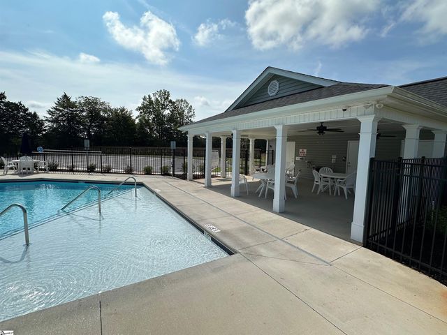 208 Gumwood Circle, Gaffney, SC 29341