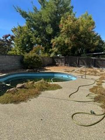 241 Farmington Cir, Roseville, CA 95678