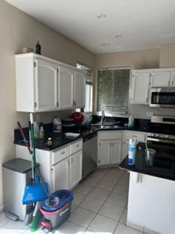 241 Farmington Cir, Roseville, CA 95678