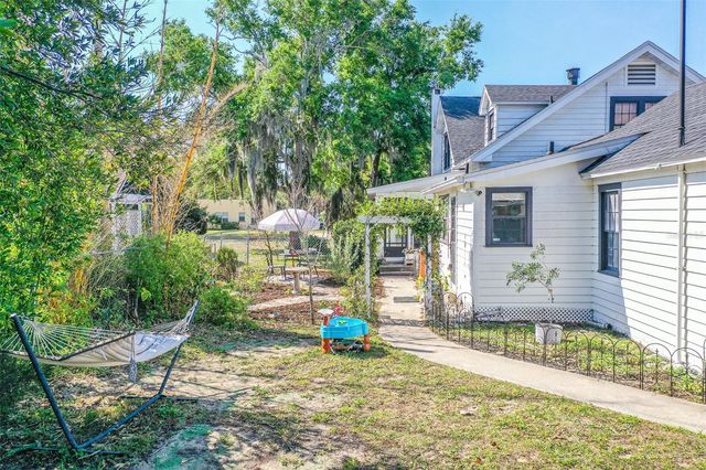 325 E JOHNSON AVENUE, Lake Wales, FL 33853
