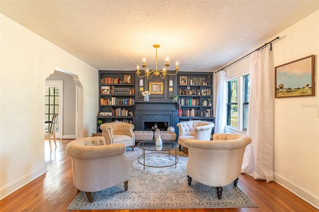 325 E JOHNSON AVENUE, Lake Wales, FL 33853
