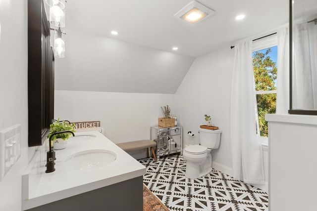 18 Taft St, Quincy, MA 02169