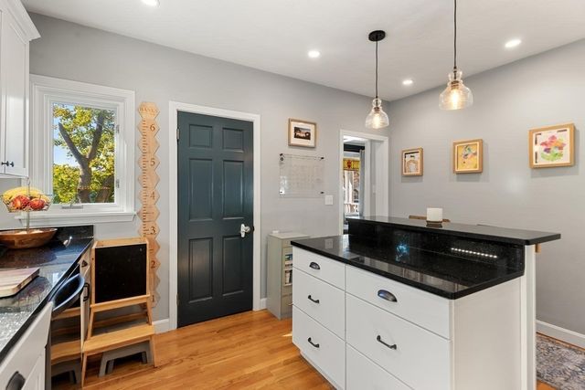 18 Taft St, Quincy, MA 02169
