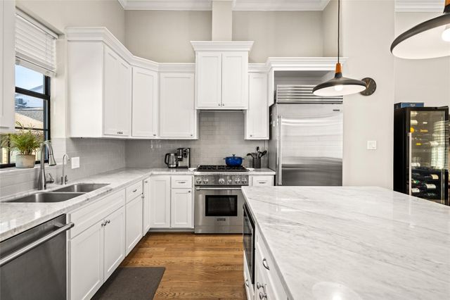 6018 Maxie Street E, Houston, TX 77007