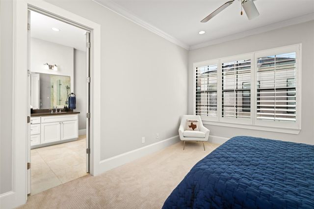 6018 Maxie Street E, Houston, TX 77007