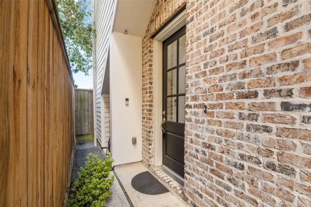 6018 Maxie Street E, Houston, TX 77007