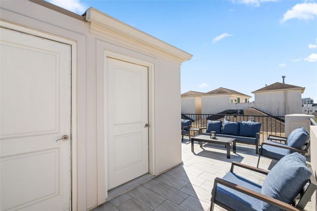 6018 Maxie Street E, Houston, TX 77007