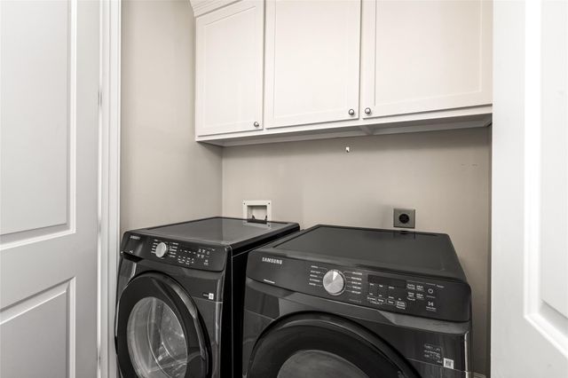 6018 Maxie Street E, Houston, TX 77007