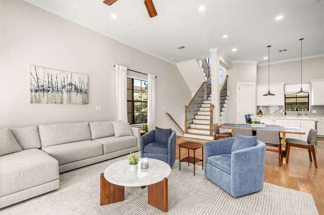 6018 Maxie Street E, Houston, TX 77007